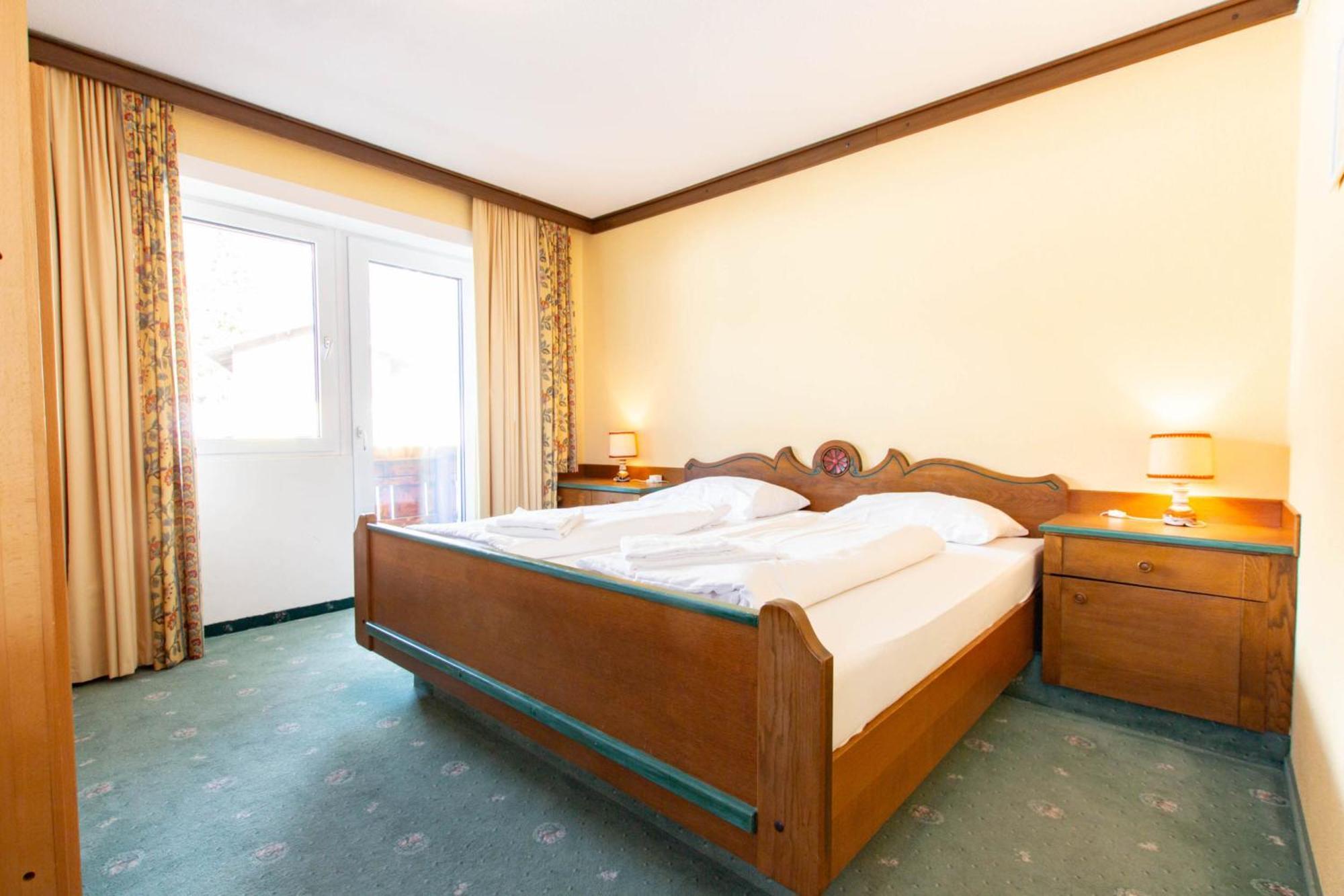 Mountain Hostel Ramsau am Dachstein Room photo